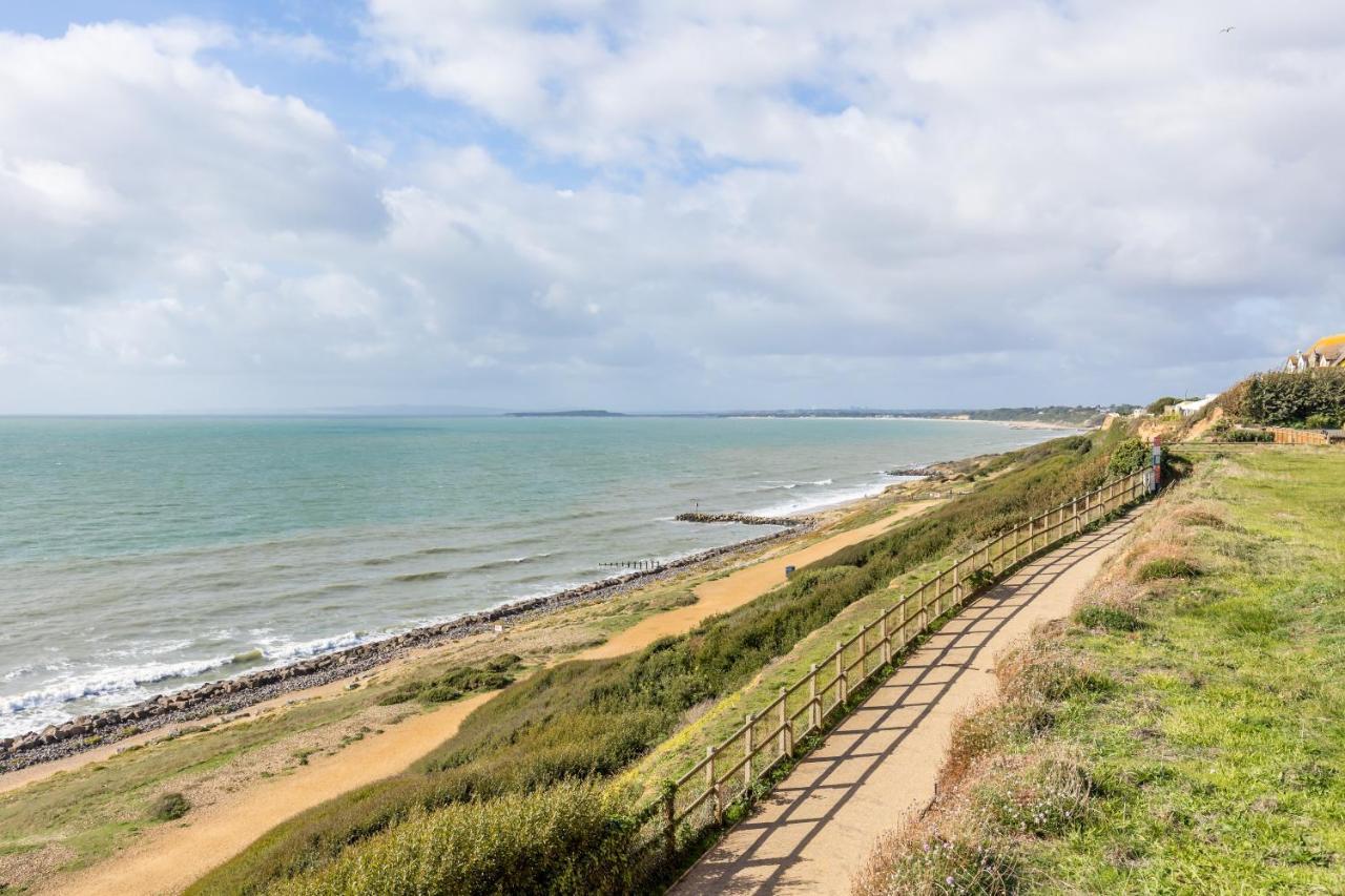 Ashtree House Villa Barton on Sea Exterior photo