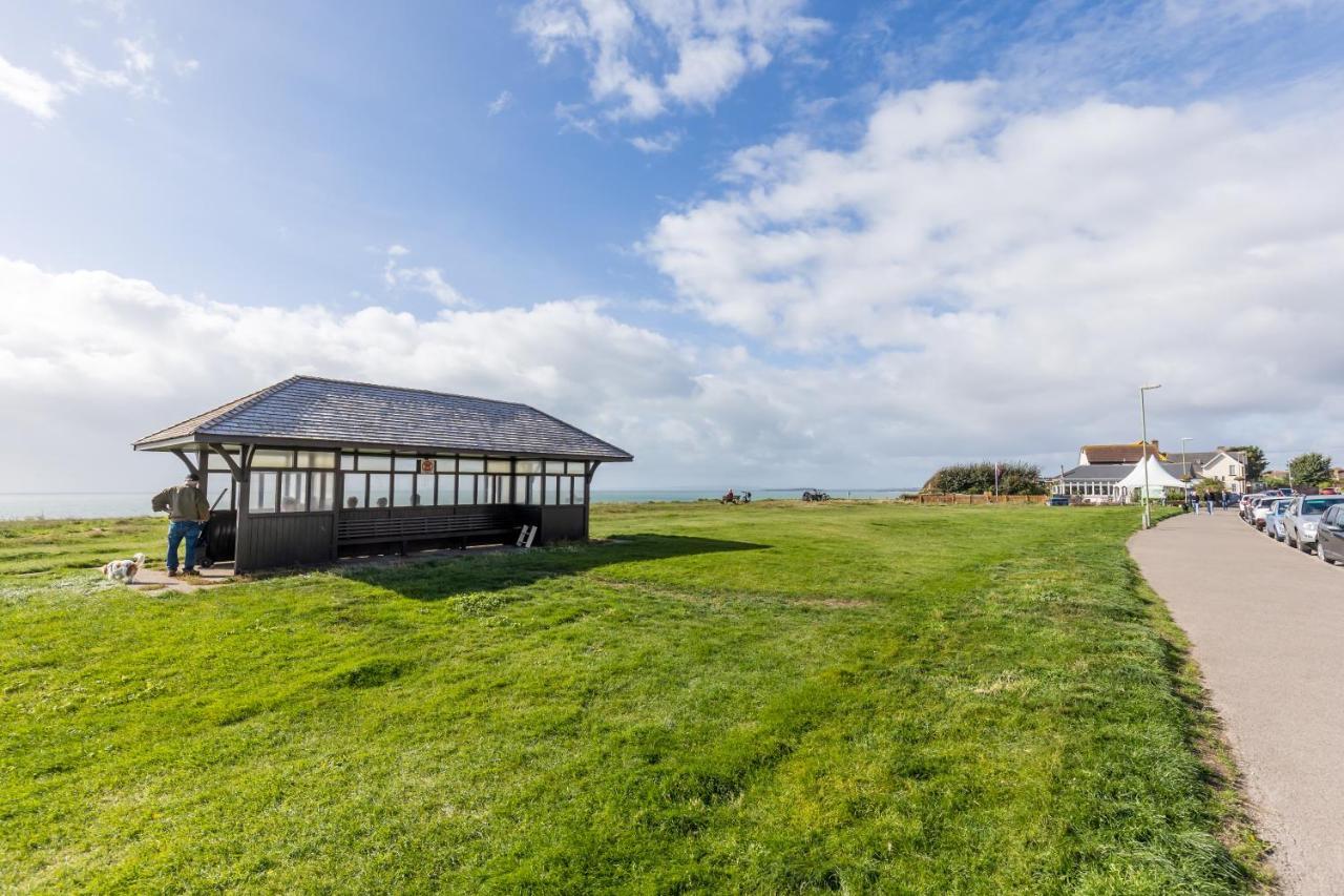 Ashtree House Villa Barton on Sea Exterior photo